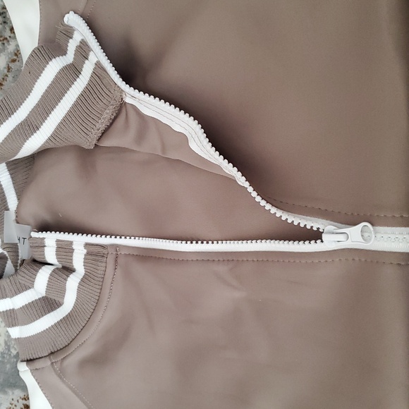 The Set Women's Mocha Cold Shoulder Zip Up Track Short 2 Pc Set XLarge - Picture 9 of 11